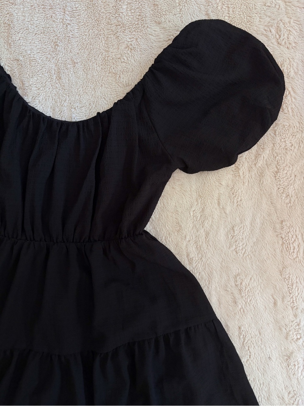 ASTR The Label Black Puff Sleeve Tiered Midi Dress Size Medium - Picture 3 of 7